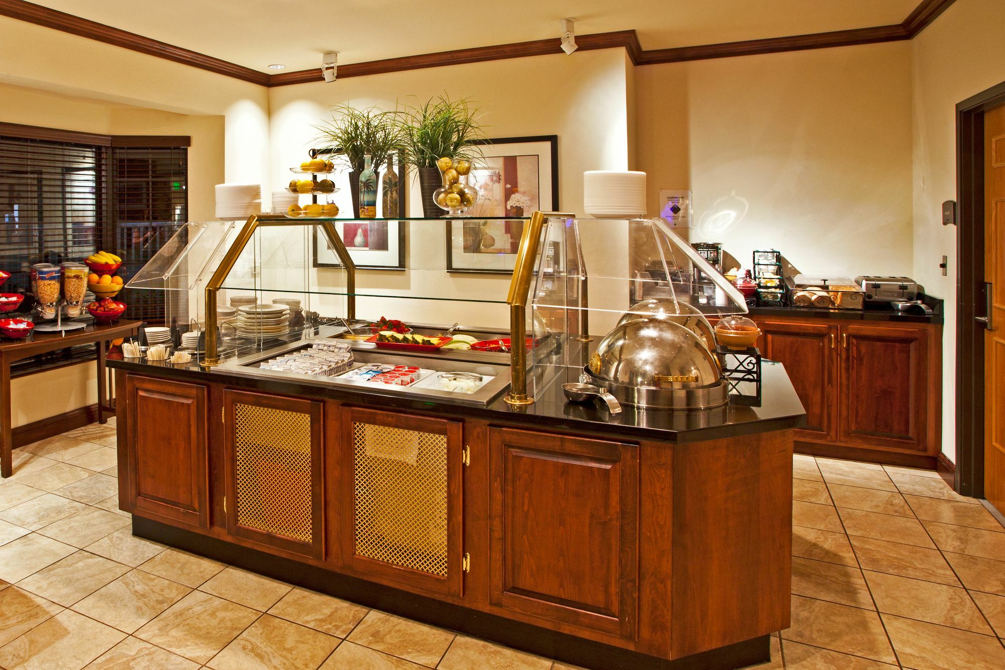 Staybridge Suites Tampa East- Brandon By Ihg Mango Exterior photo